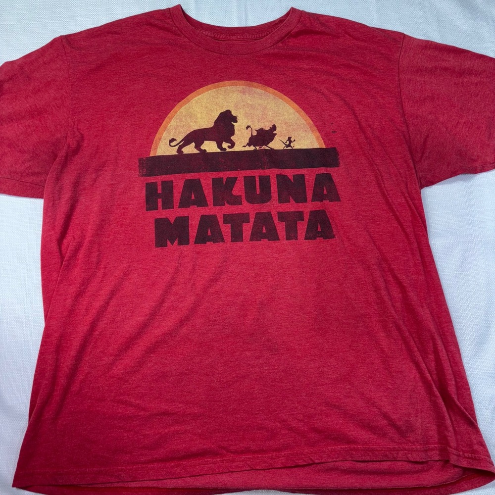 Disney T-Shirt Men's XXL Lion King Hakuna Matata Red Graphic